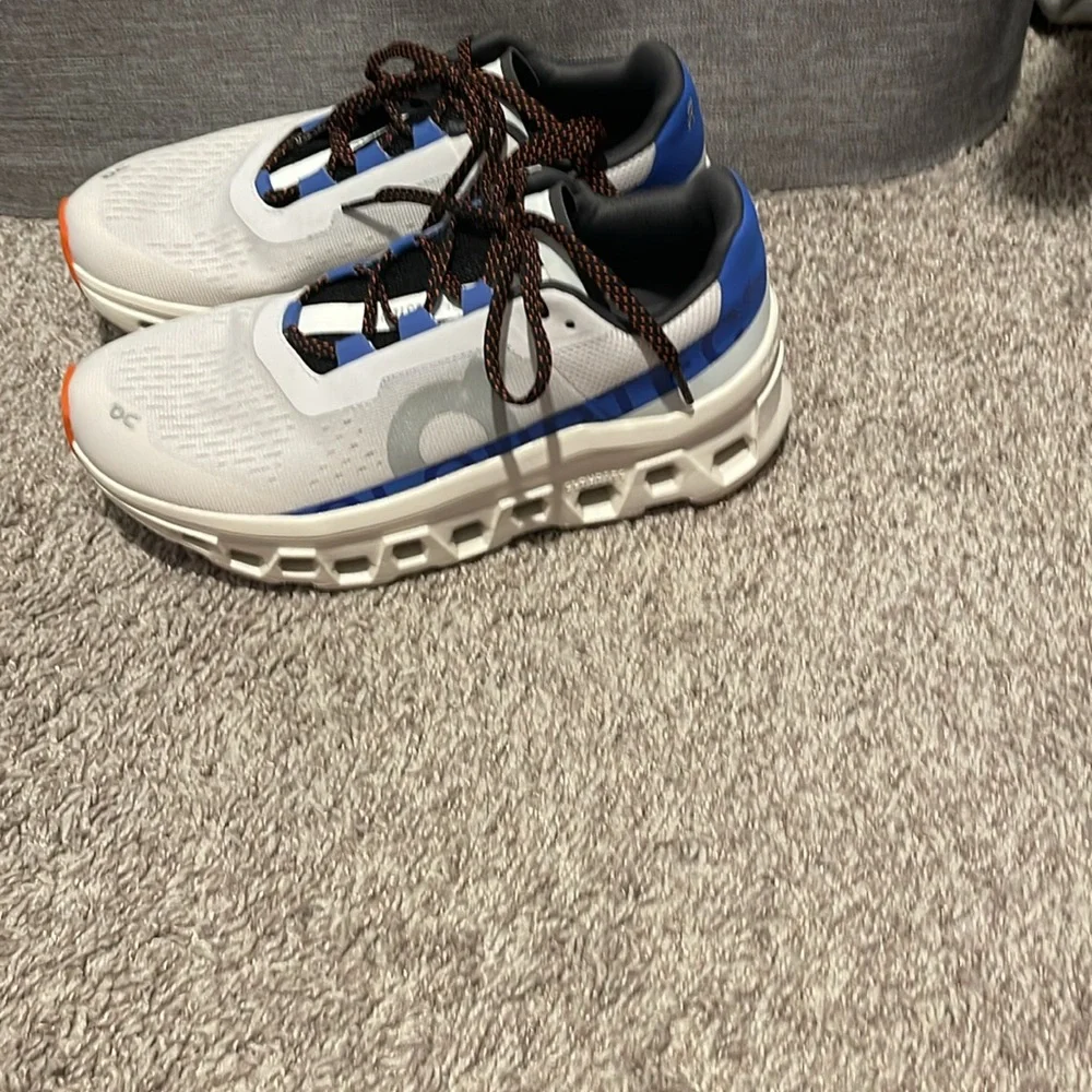 On Cloudmonster - Picture 2 of 5